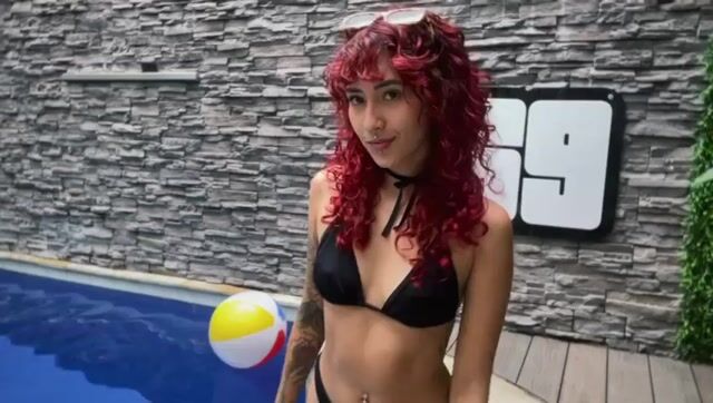 Model - Alice Brave cum