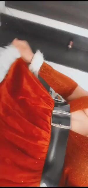 Model - AlejandraFlower curvy