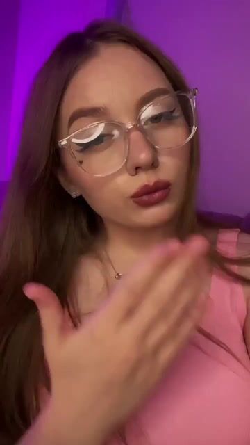 Model - KiraNoal bigtits