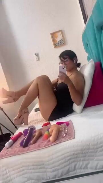 Model - Mila Klum bigtits