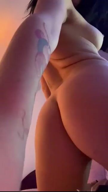 Model - Elena striptease