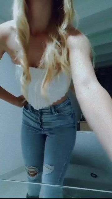 Model - valeryroosse pussy