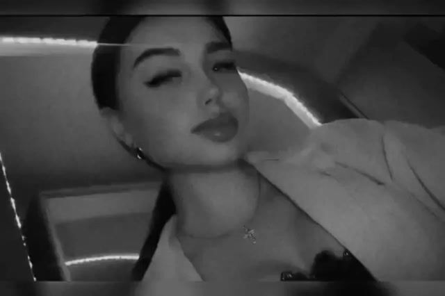 Model - Nelli Assi model