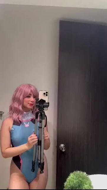 Model - Vaiolette young