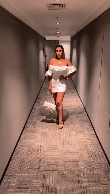 Model - Nath Brazil Blonde