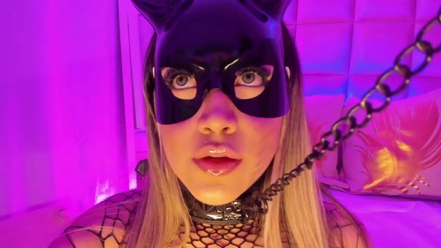 Model - Laura Duque feet