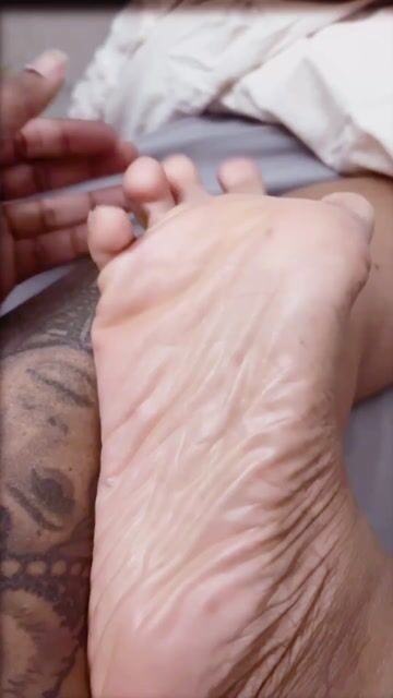 Model - GoddessPheonixJay humiliation