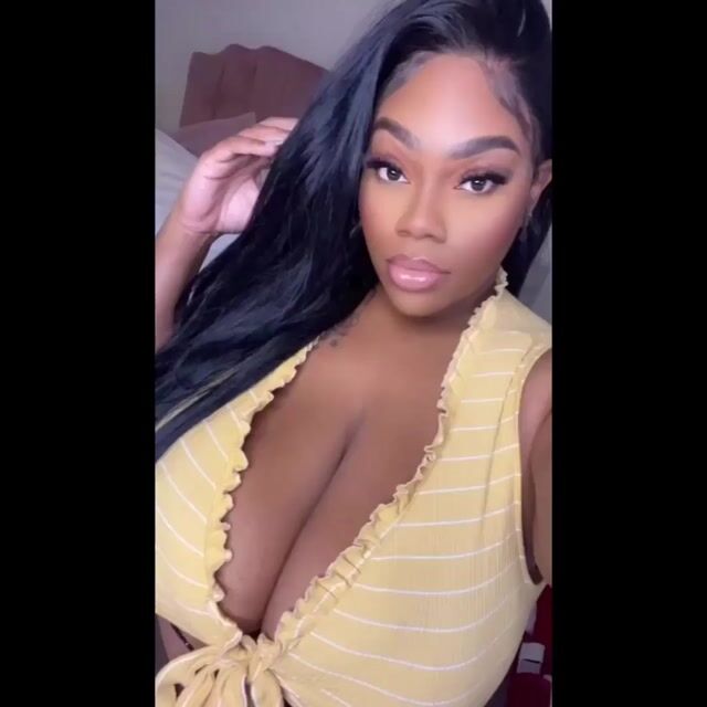 Model - Mari Melons sph