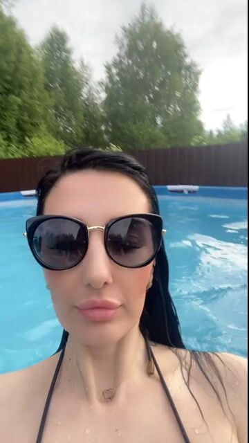 Model - Jollies_Dream heels