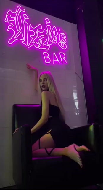 Model - Ann Allison teen