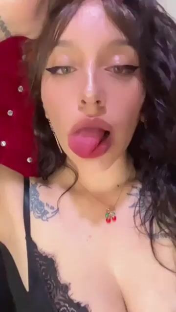 Model - HollyDirtySlut anal