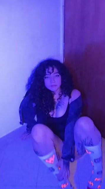 Model - Molly bigtits