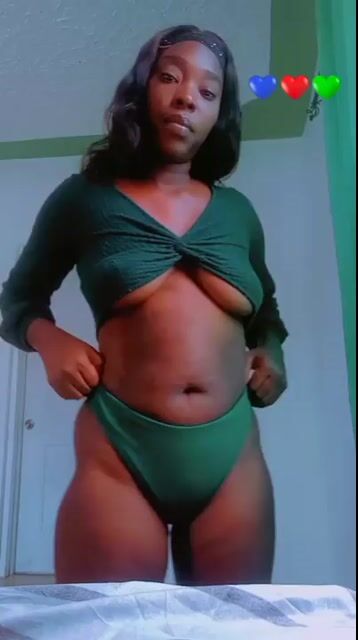 Model - DreamPetite sexy