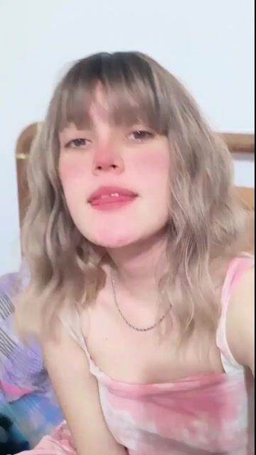 Model - Alisson Fox squirt