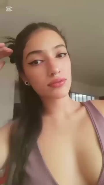 Model - Hanna Dawson joi