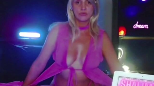 Model - Shalimar Rose deepthroat