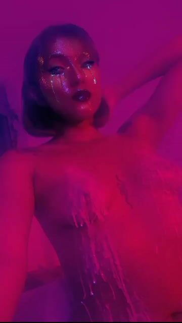 Model - Miss absinthe anal