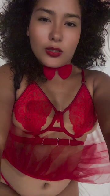 Model - Hotcurlylatina smalltits
