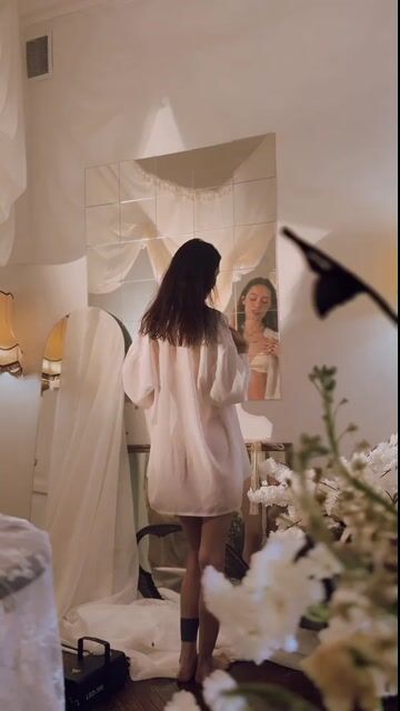 Model - Lou roleplay