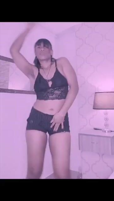 Model - LaurenCruz latina