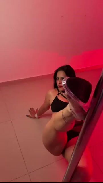 Model - IvonneGarcia vomit