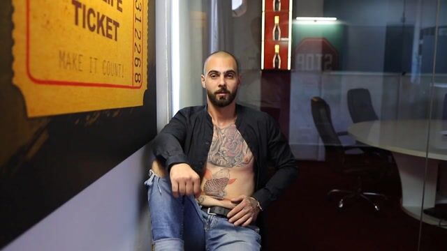 Model - CarlosLeonX masturbation