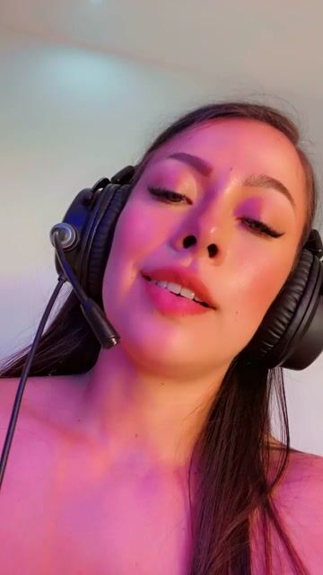 Model - Lori Bauer bigboobs