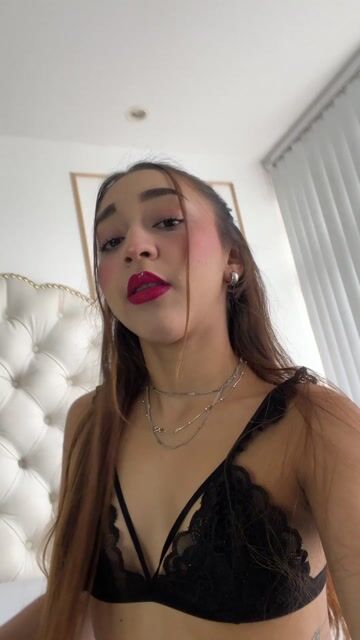 Model - RossethWalker latina