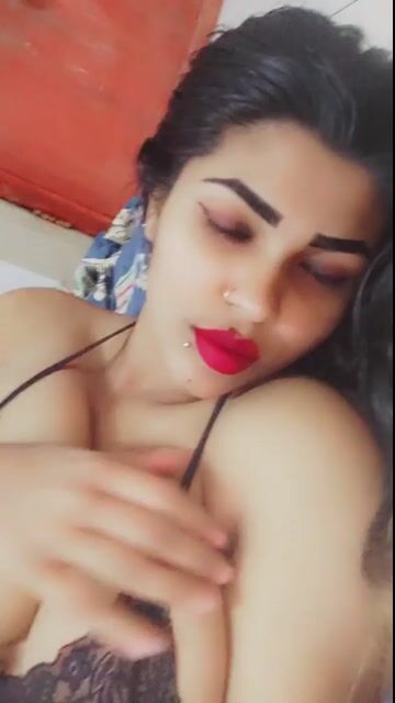 Model - Play Bunny 21 blowjob