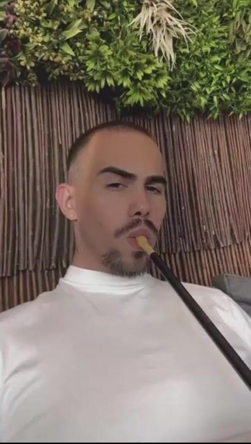 Model - CashMolda muscle