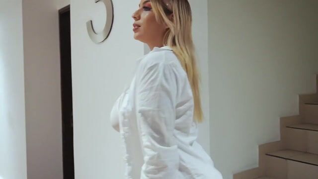 Model - ValMeyer dirtytalk