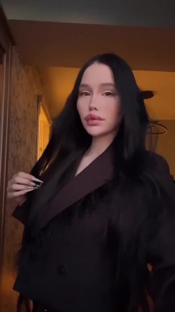 Model - Annie Laar blowjob