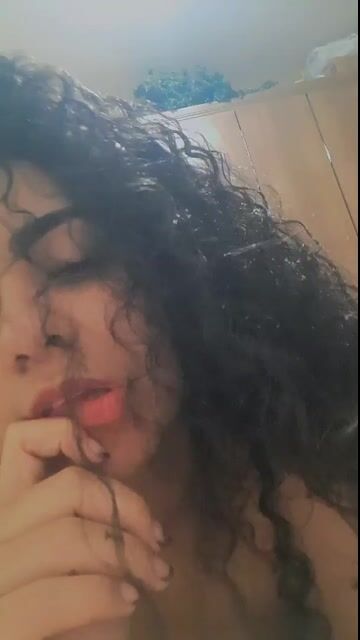 Model - Angelkally brunette