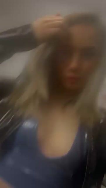 Model - FinDomAsha cuckold