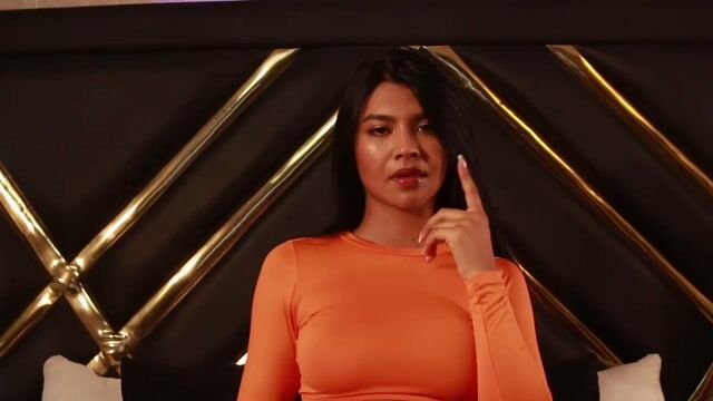 Model - Esmeralda Danwort deepthroat