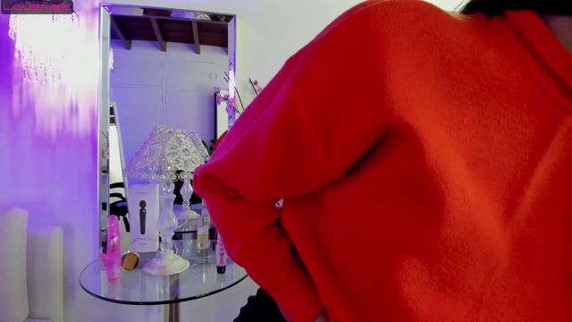 Model - zara bigboobs