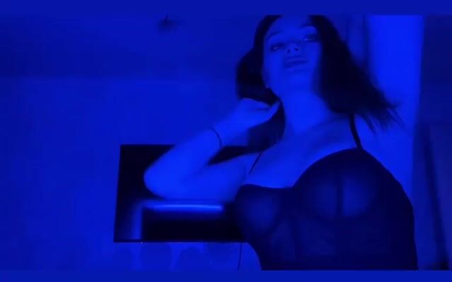 Model - Sonya_Foxx blowjob