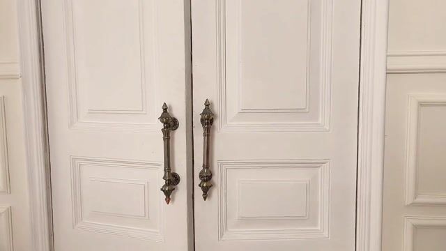 Model - Nicole Stewart legs