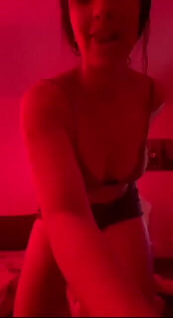 Model - Zoe Mackenzie ass