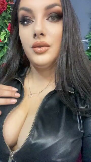 Model - MistressCarla feet