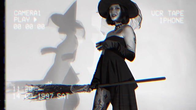 Model - MiraFlower girl