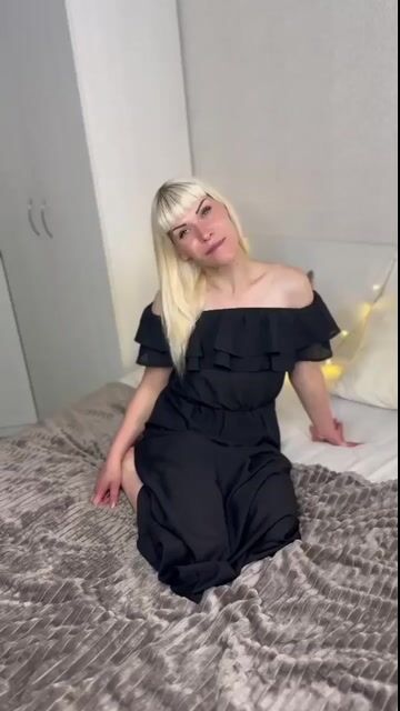 Model - Angelina_Moons blowjob