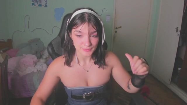 Model - Mikigetsfucked fetish