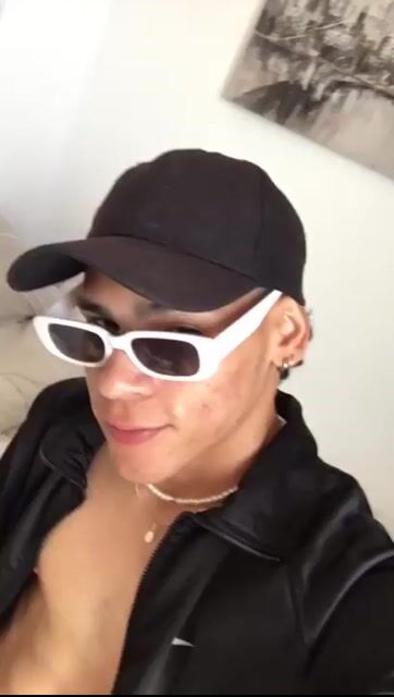 Model - Poysonsam Hot