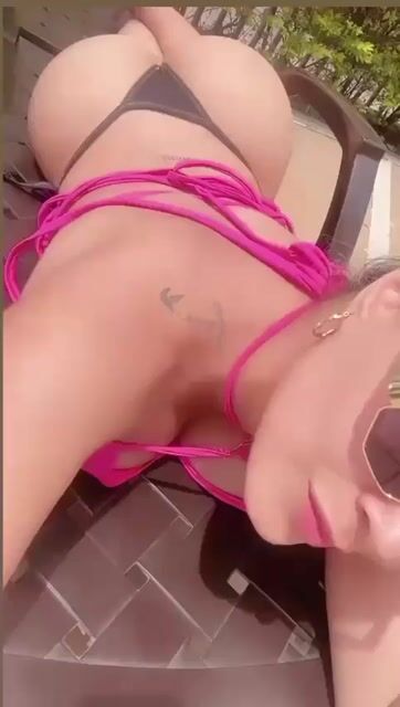 Model - Katha Fosters oralsex