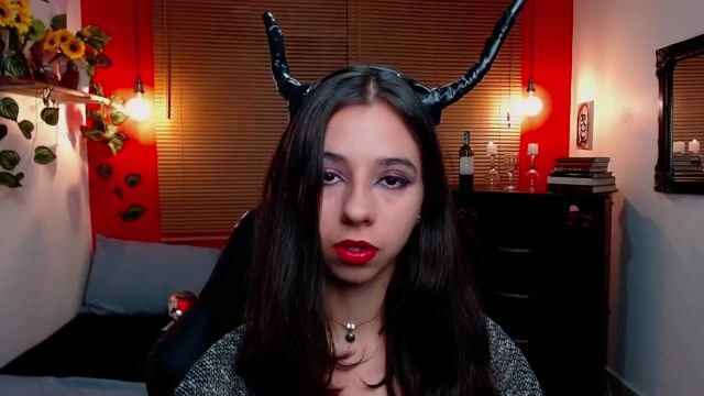 Model - Annie Clay latina