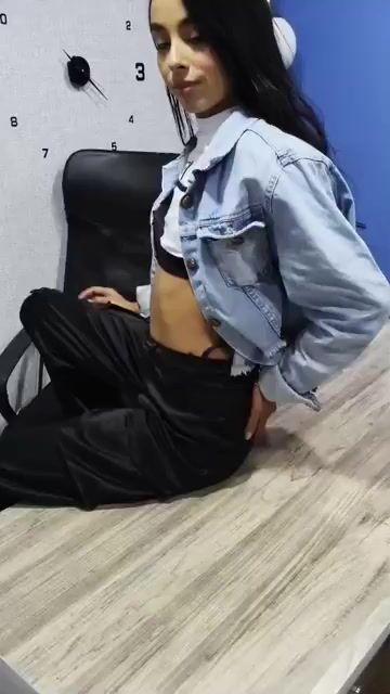 Model - AmberDux deepthroat