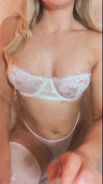 Model - Big Nips Kate fetish