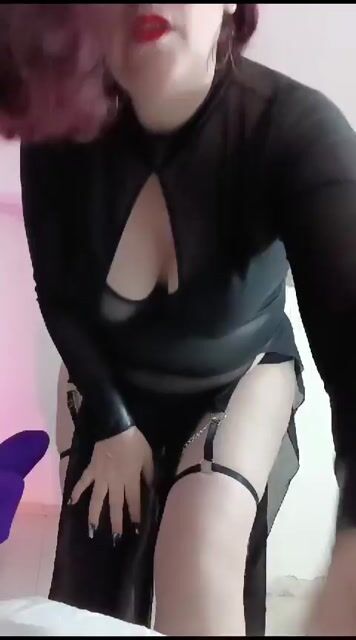 Model - LillythWonder_ curvy