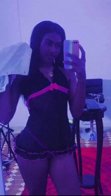 Model - ShenielFox bigcock